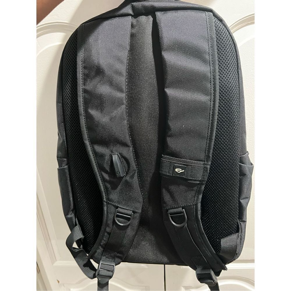Targus 15.6" Legend IQ Backpack - Picture 5 of 9
